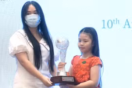 Bé gái 8 tuổi đoạt giải đặc biệt cuộc thi viết truyện "Đóa hoa đồng thoại"