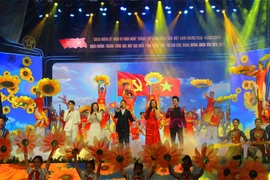 "Đảng cho ta mùa xuân": Không gian nghệ thuật đặc sắc tái hiện chặng đường vẻ vang của Đảng Cộng sản Việt Nam