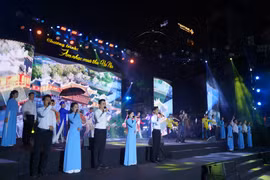 Lắng nghe các giai điệu tuyệt đẹp về mùa thu Hà Nội