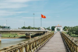 Di tích quốc gia đặc biệt Đôi bờ Hiền Lương - Bến Hải tạm dừng đón khách tham quan