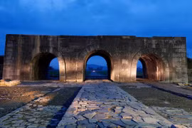 Khai quật quy mô lớn tại công trình bằng đá "độc nhất vô nhị" của Việt Nam