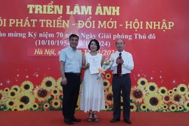 Trao giải cuộc thi ảnh "Hà Nội phát triển - đổi mới - hội nhập"
