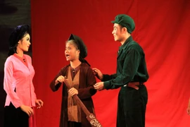 Diễn các trích đoạn tuồng đặc sắc về tuổi trẻ 