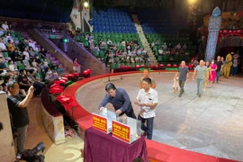 Lãnh đạo Liên đoàn Xiếc Việt Nam khẳng định, thông tin ủng hộ 10.000 đồng là sai sự thật