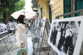 Các bức ảnh lịch sử tái hiện không khí của cách mạng tháng Tám năm 1945