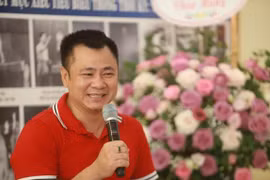 NSND Tự Long hát chèo ngọt lịm ủng hộ tinh thần chống dịch