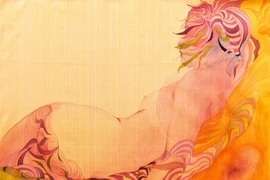 Triển lãm "Hương lụa": Những tự sự của phái đẹp trên bề mặt óng ả