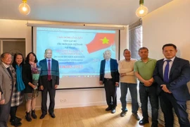 Ra mắt Câu lạc bộ yêu biển đảo Việt Nam tại Pháp