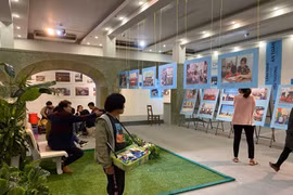 “24 giờ trên phố” - triển lãm phản ánh câu chuyện mưu sinh của trẻ em đường phố