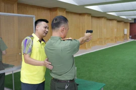 Cục công tác Đảng và công tác chính trị khai trương CLB Bắn súng