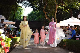 Sắp diễn ra lễ diễu hành xe đạp "Áo dài kết nối du lịch và di sản Hà Nội"