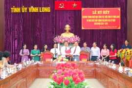 Nhà xuất bản Chính trị quốc gia Sự thật và Tỉnh ủy Vĩnh Long ký kết Chương trình phối hợp công tác