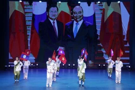 Đoàn Nghệ thuật Quốc gia Lào biểu diễn tại Việt Nam