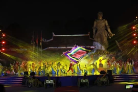 Lần đầu tiên, Lễ khai hội Gò Đống Đa diễn ra vào buổi tối 