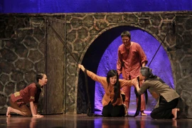 Nhà hát Kịch Hà Nội cho hơn 30 diễn viên nghỉ việc vì... Covid-19