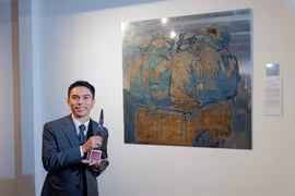 Họa sĩ 30 tuổi giành giải thưởng trị giá 500 triệu đồng