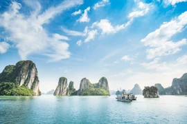 Vịnh Hạ Long lọt top điểm đến hấp dẫn nhất thế giới năm 2024