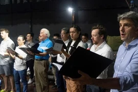 Đại hợp xướng “Vì hoà bình” xoa dịu nỗi đau nhân loại, hướng về tương lai tươi đẹp 