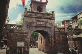 Trưng bày tư liệu "Hà Nội và những cửa ô"