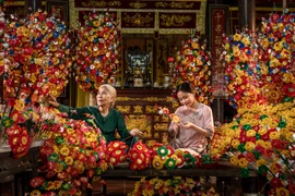 Trưng bày 42 bức ảnh "Di sản quanh ta"