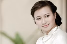 "Họa mi hót trong mưa" Khánh Linh thị phạm kỹ thuật hát ngẫu hứng