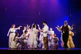 Sau "cháy vé", vở nhạc kịch "Những người khốn khổ" lưu diễn Bắc - Nam