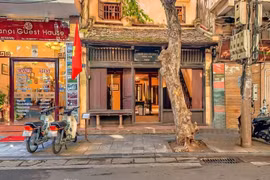 Tạm dừng đón khách tại một số di tích của phố cổ Hà Nội