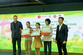 "Tiếng kêu từ biển xanh" đoạt giải Đặc biệt cuộc thi vẽ tranh "Đan Mạch trong mắt em"