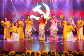 Hà Nội: Các hoạt động biểu diễn nghệ thuật chào mừng 50 năm ngày thống nhất đất nước