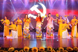 Hà Nội: Các hoạt động biểu diễn nghệ thuật chào mừng 50 năm ngày thống nhất đất nước