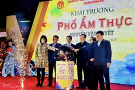 Khai trương tuyến phố ẩm thực Nguyễn Văn Tuyết - phố ẩm thực thứ 3 của Hà Nội