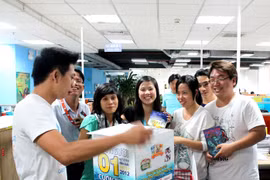 Tiếp thêm ngọn lửa tri thức ở Trường Sa