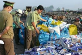 Từ ngày 15/10, buôn bán hàng giả bị phạt đến 280 triệu đồng 