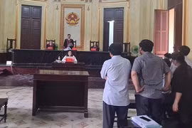 Dọa tự tử để phản đối phán quyết của Tòa án coi chừng phải ngồi tù