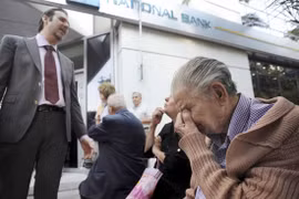 Phân tích khủng hoảng nợ Hy Lạp: Những bài học từ quá khứ