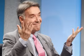 Tỷ phú Brazil phải ra tòa với cáo buộc mua bán tay trong