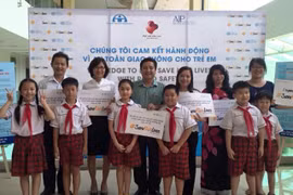 Tặng 25.000 mũ bảo hiểm cho trẻ em