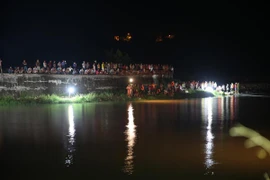 Ba sinh viên tình nguyện Đại học Ngoại thương Hà Nội bị lũ cuốn trôi