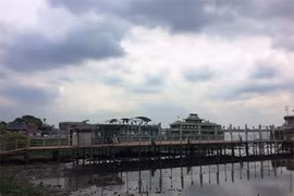 Kiểm tra toàn diện các du thuyền, nhà nổi trên hồ Tây