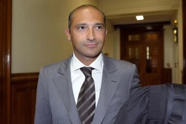 Mỹ phát lệnh bắt giữ con trai Ngoại trưởng Pháp