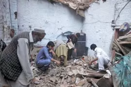 Cảnh báo nguy cơ dịch bệnh sau động đất ở Nam Á