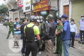 Độc quyền: Clip Cảnh sát Đặc nhiệm Hà Nội trấn áp đối tượng ngáo đá manh động