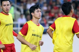 HLV Hữu Thắng trao cơ hội mới cho Công Phượng