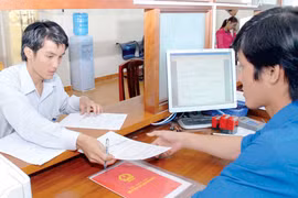 Đo sự hài lòng của dân với phục vụ của chính quyền: Cấp sổ đỏ vẫn "bét bảng"