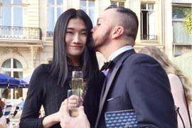 Kha Mỹ Vân xuất hiện ấn tượng trong buổi tiệc tại Paris