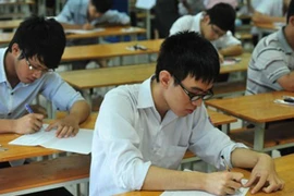 Hào hứng với đề thi về hát Quốc ca