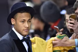 Neymar bí mật gặp riêng Real Madrid