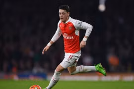 Real có thể đưa Ozil trở lại Bernabeu