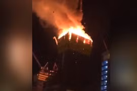 Cao ốc 88 tầng tại Kazakhstan bốc cháy dữ dội