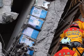Toà nhà 17 tầng đổ sập ở Đài Loan được xây bằng can dầu rỗng 